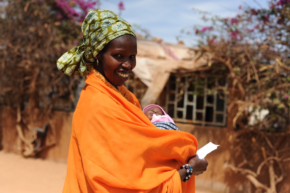 Woman and child in Senegal, by Nutrition International